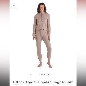 NWT Softies Ultra-Dream Hooded Jogger Set